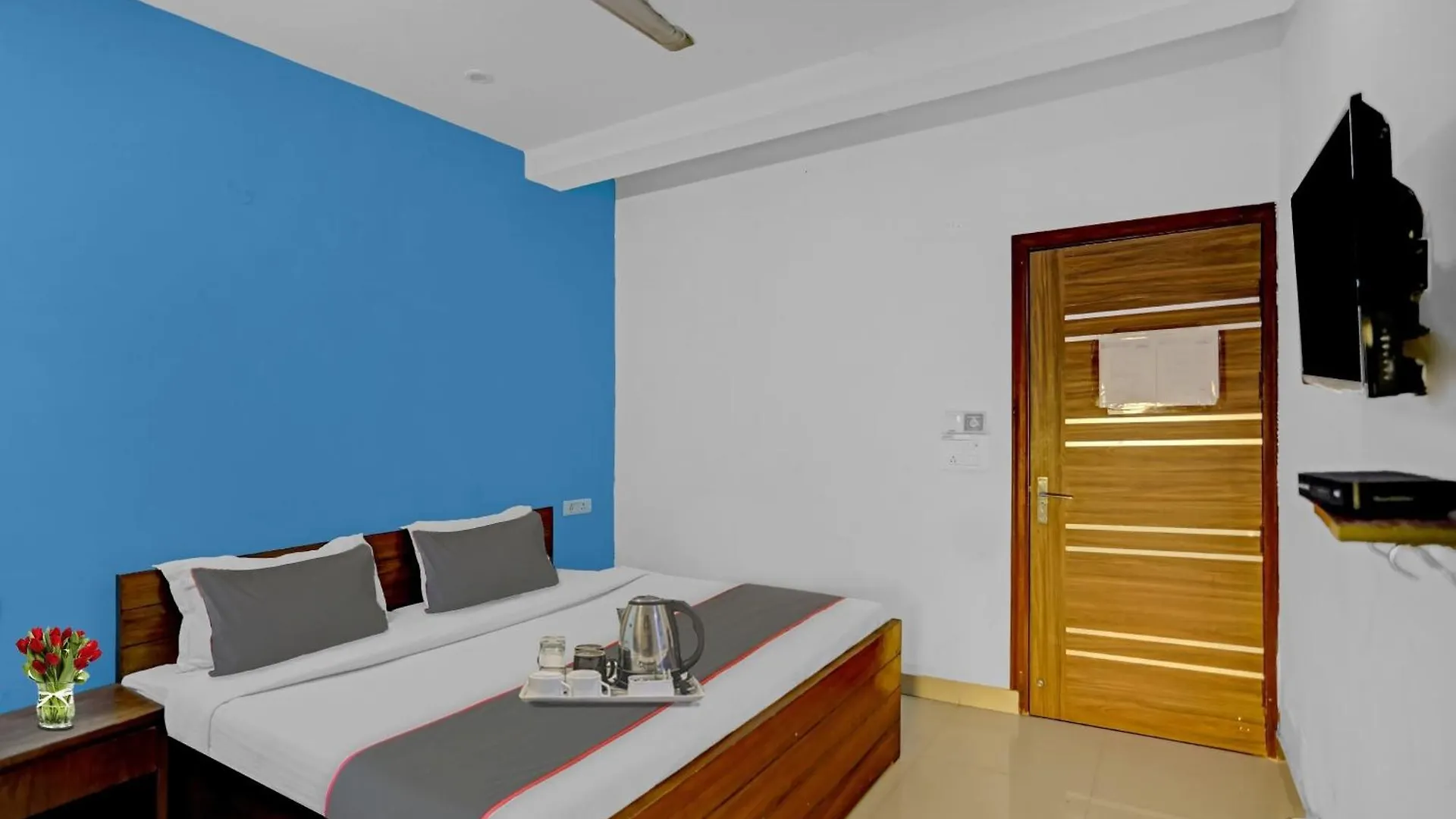 Collection O Daffodils Hotel Gurgaon